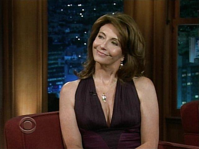 21P Mary Steenburgen Glamour, Nude, Caps 