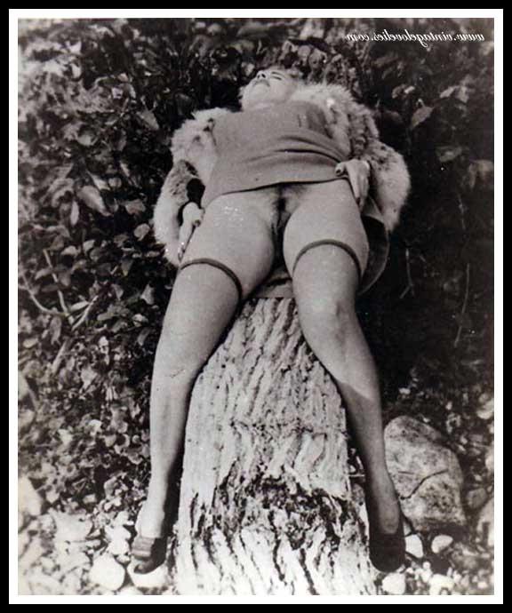 16P Retro hairy home made photos from the fifties