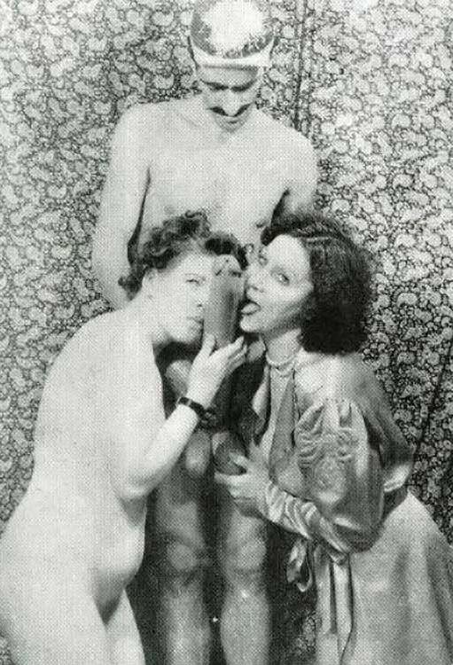 16P Some sexy and naked vintage chicks posing