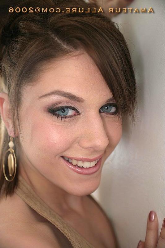 15P Beautiful Amateur Cameron giving great head
