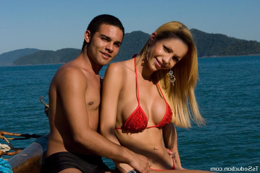 12P Brazilian tranny Renata D Avilla fucks her sex slave