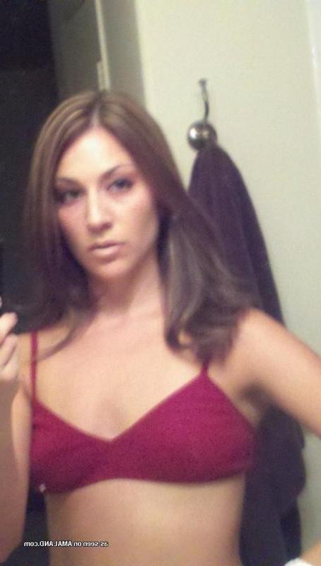 13P Sexy brunette self-shoots naked in front of the mirror