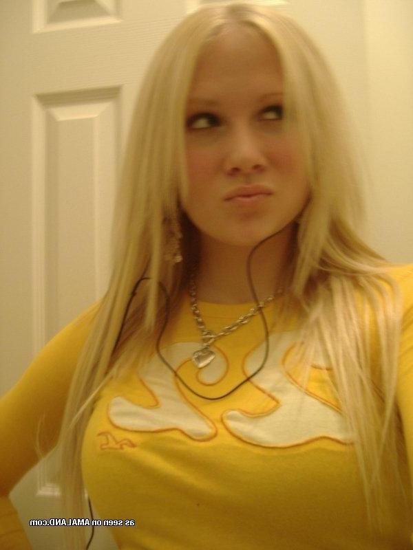 14P Compilation of a sexy blonde bimbo's naughty selfpics