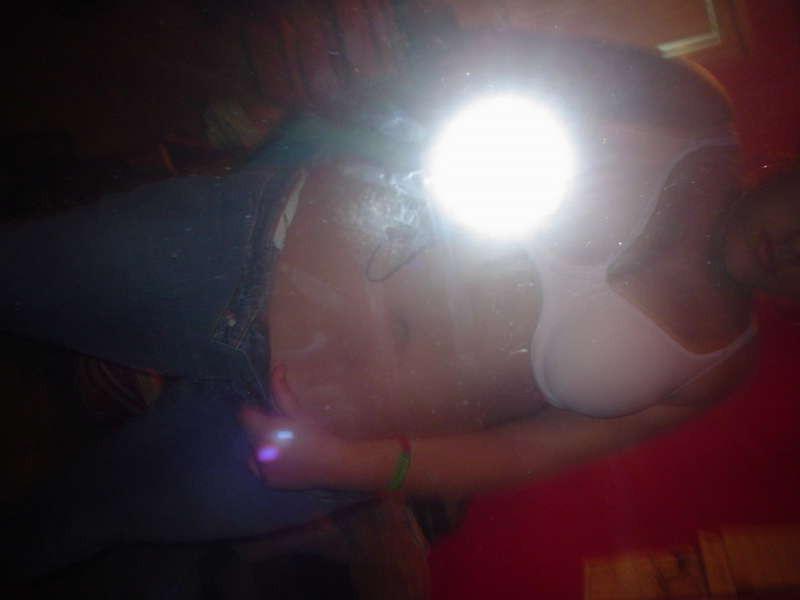 16P Sexy bathroom babes
