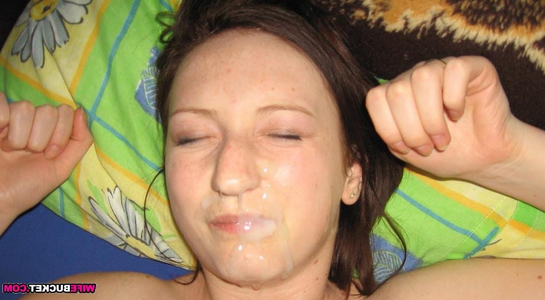 20P Pretty wife sucks and eats cum