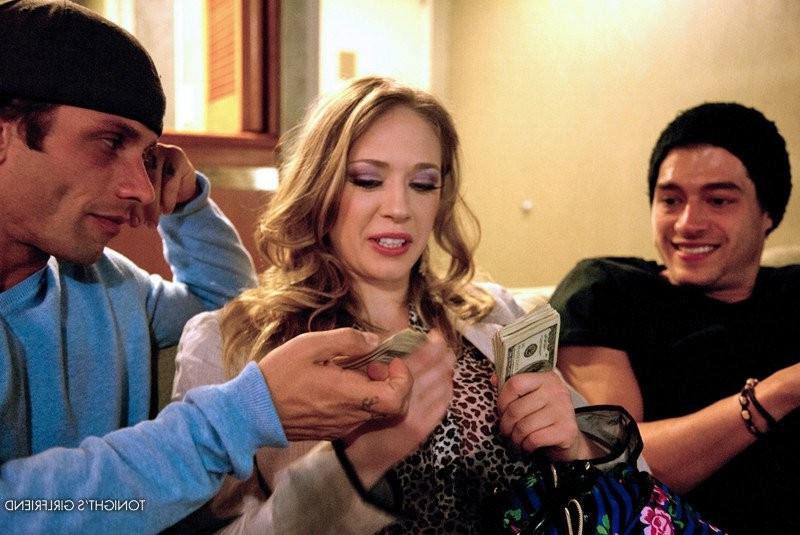 12P Kagney Linn Karter Fucked At The Hotel