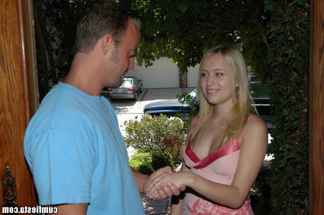 15P This blonde cheerleader comes over to catch a hot cum bath