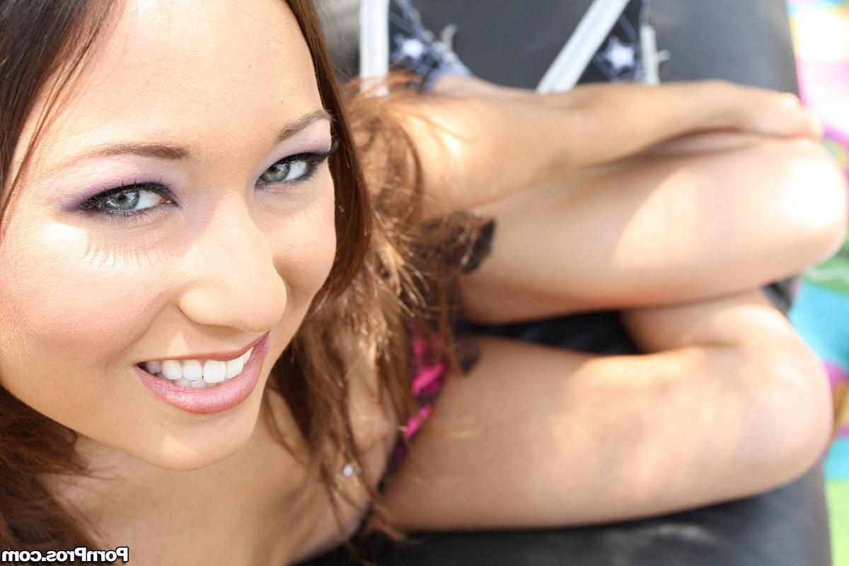 15P Jesse Jordan stabbed deep in her throat