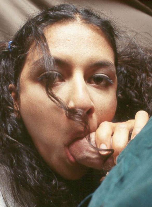 20P Curly cutie got cumshot on her face