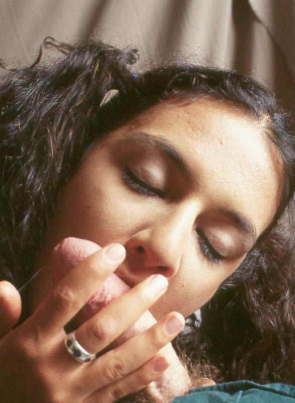 20P Curly cutie got cumshot on her face
