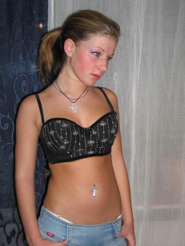 14P Slutty blonde bimbo flaunts sexy tight body in lingerie