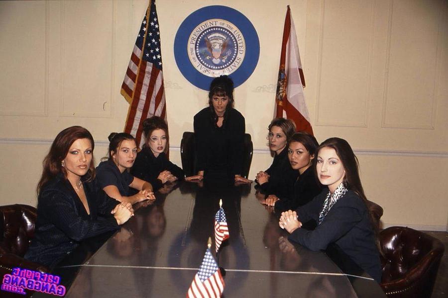 15P Lesbian sluts gangbanging the busty federal agent Jewel