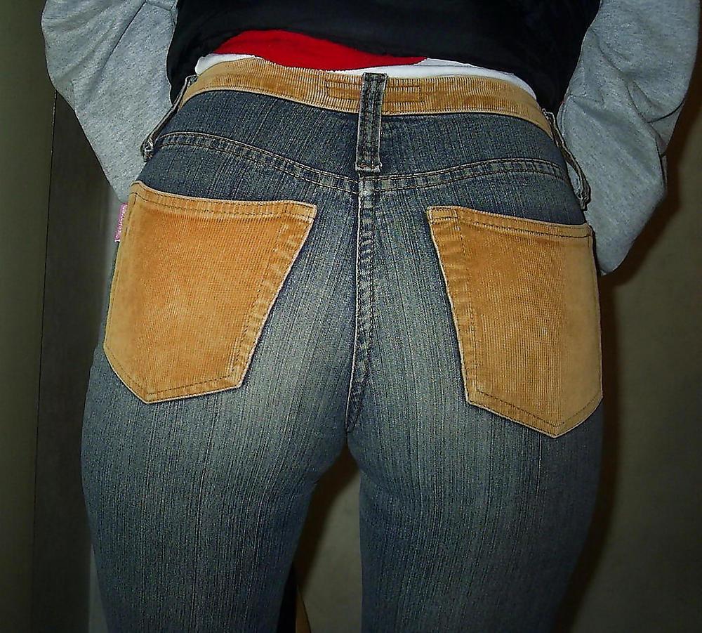 25P Beautyful asses in jeans