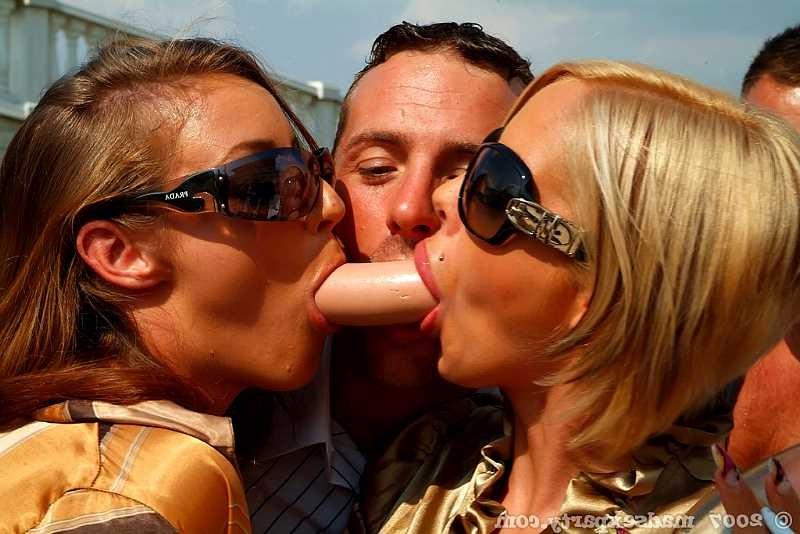 19P European glamour babes share dildos at a poolparty