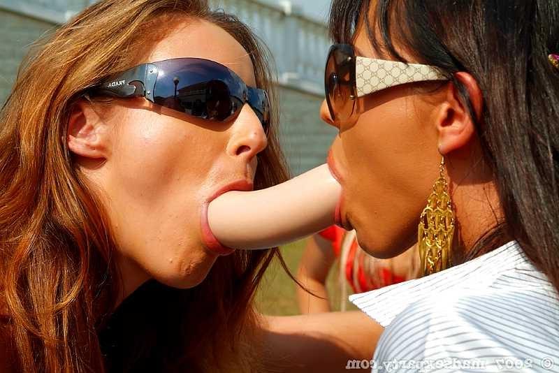 19P European glamour babes share dildos at a poolparty