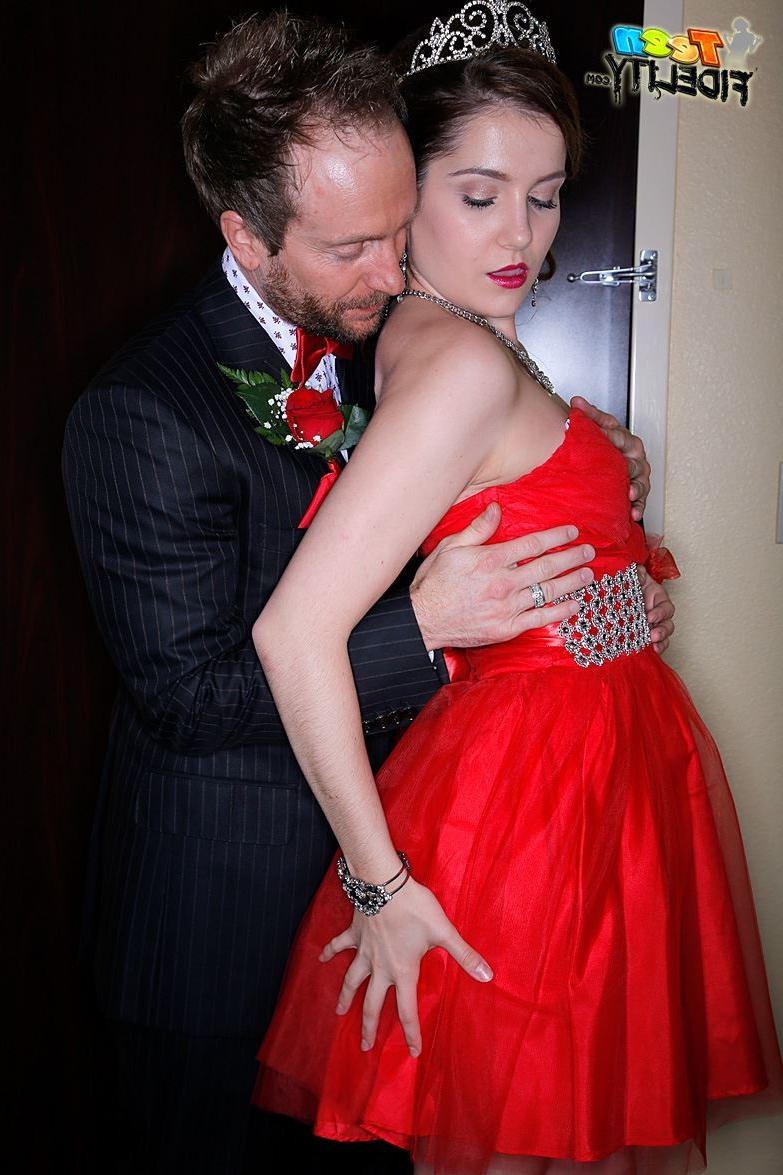 16P Kasey Warner Fucked