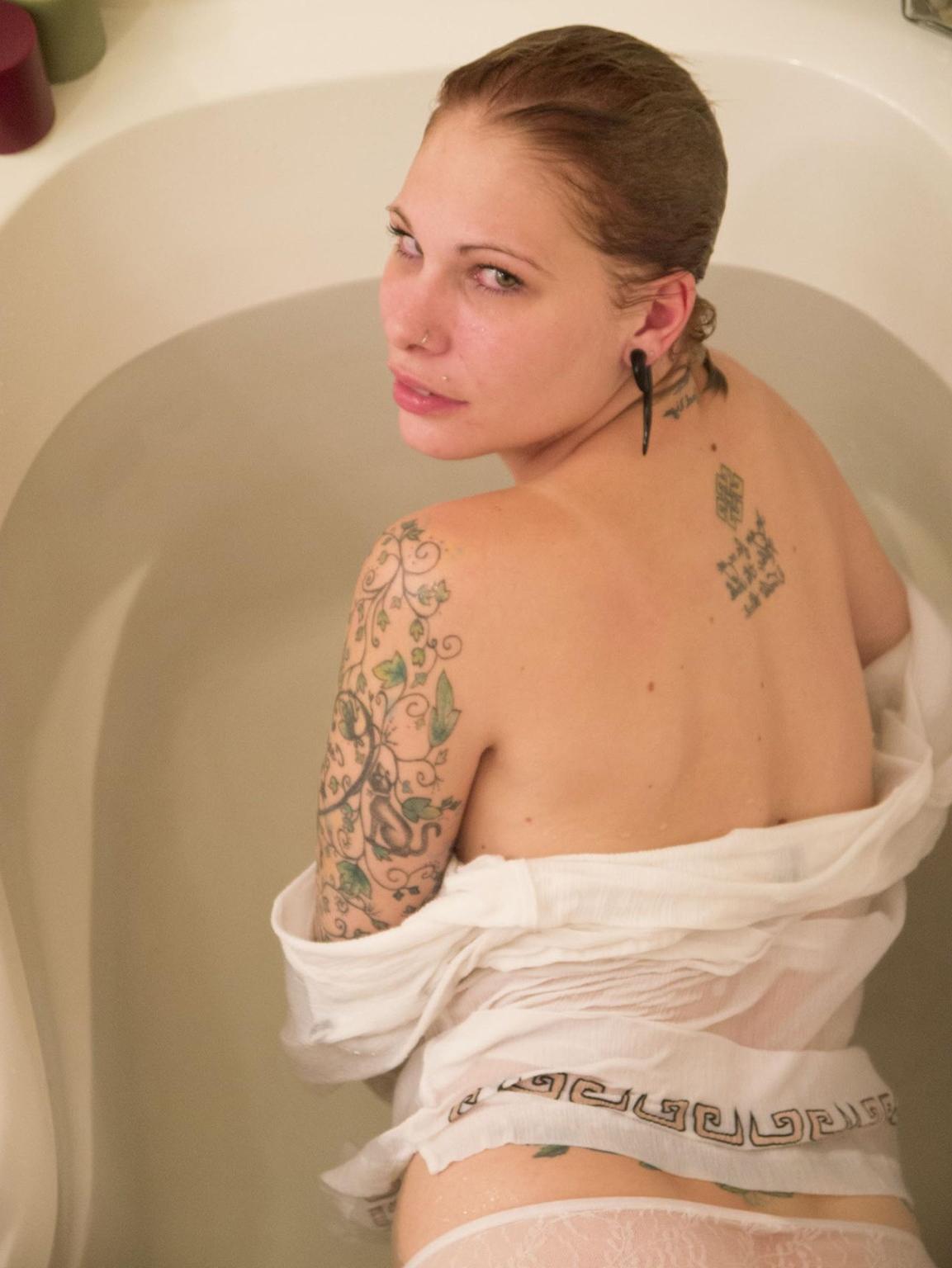 16P Bathing emo girl