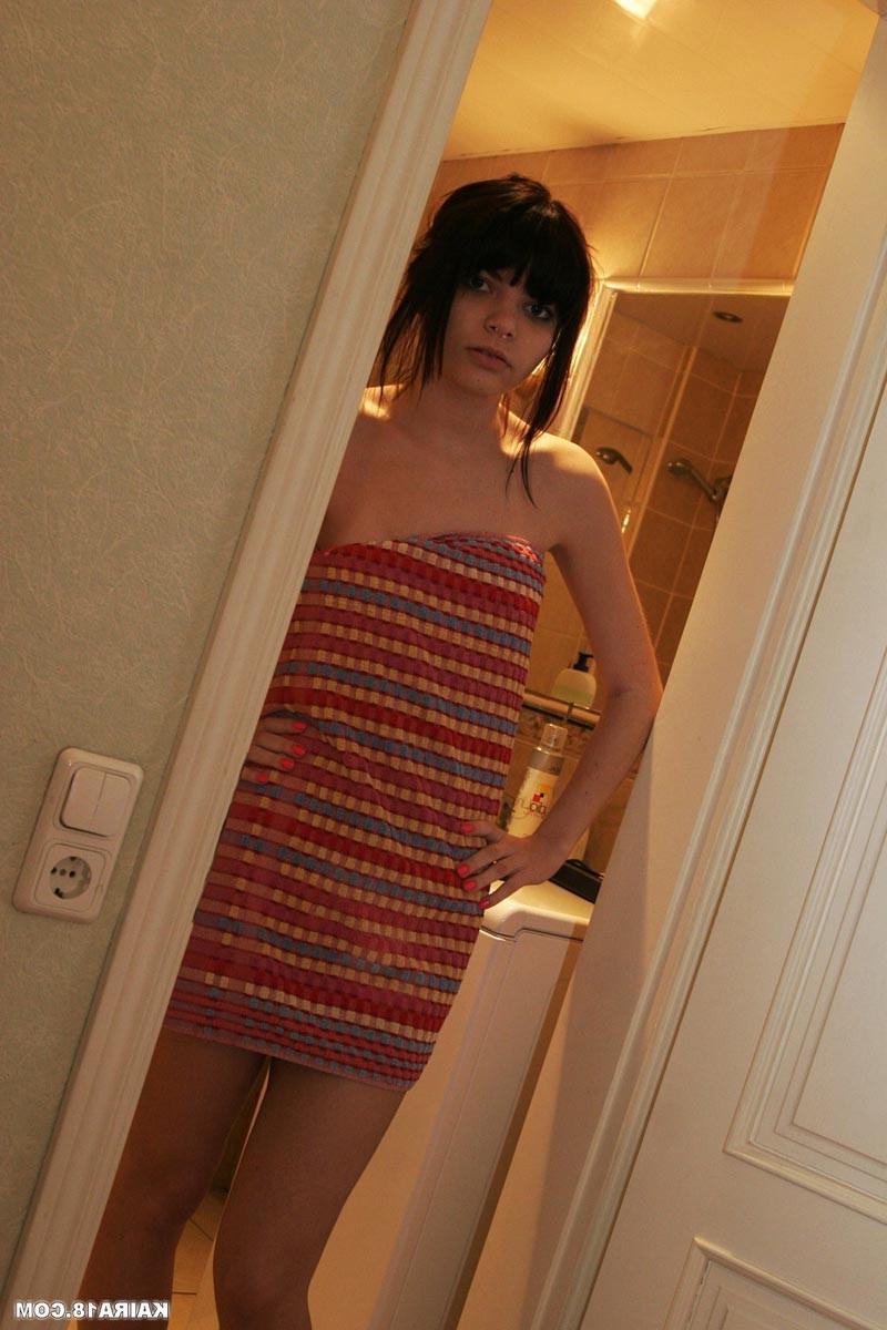 16P skinny teen bathing