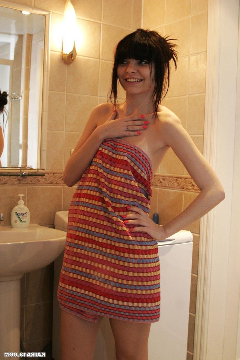 16P skinny teen bathing