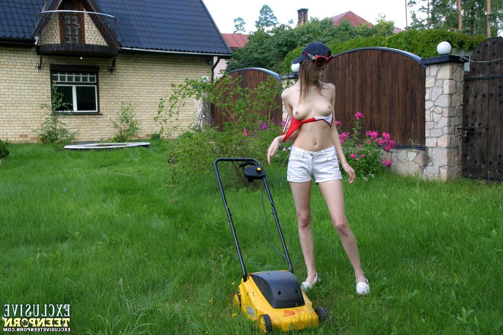 20P Hot female teen