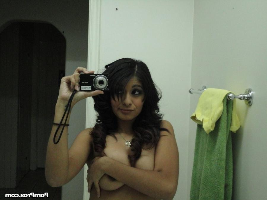 16P Ruby Rayes fucks her boyfriend at home pov style