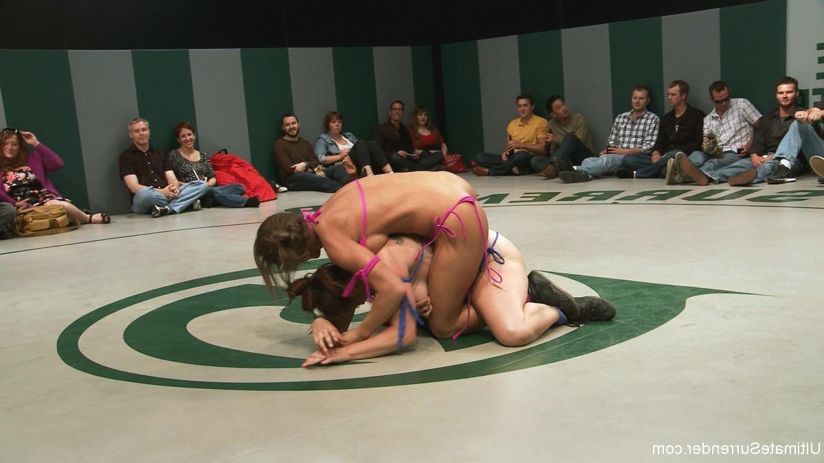 24P Group of babes in lesbian wrestling in front of live audience