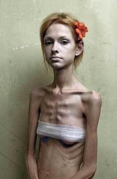 15P very skinny girls showing off their goodies