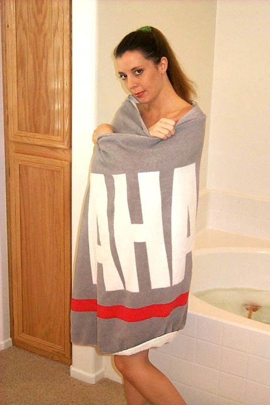 20P Horny pregnant babe loves to tease and posed while bathing