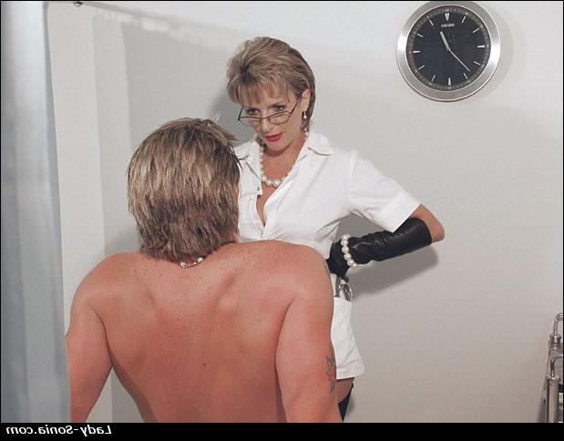 12P Next door UK mistress exposed in xxx