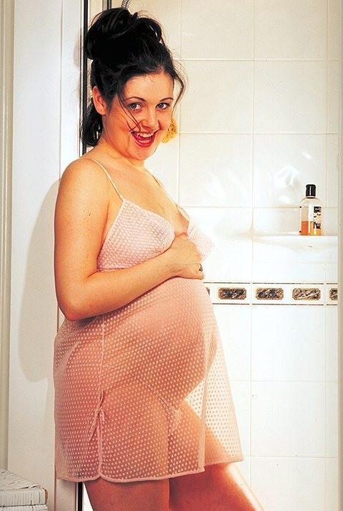 20P Horny prego babe tease loves bathing and spreading her twat