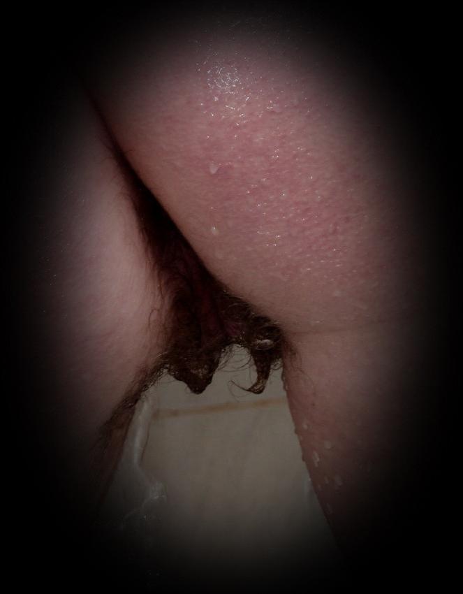 20P Lonely curly redfox bathing at home