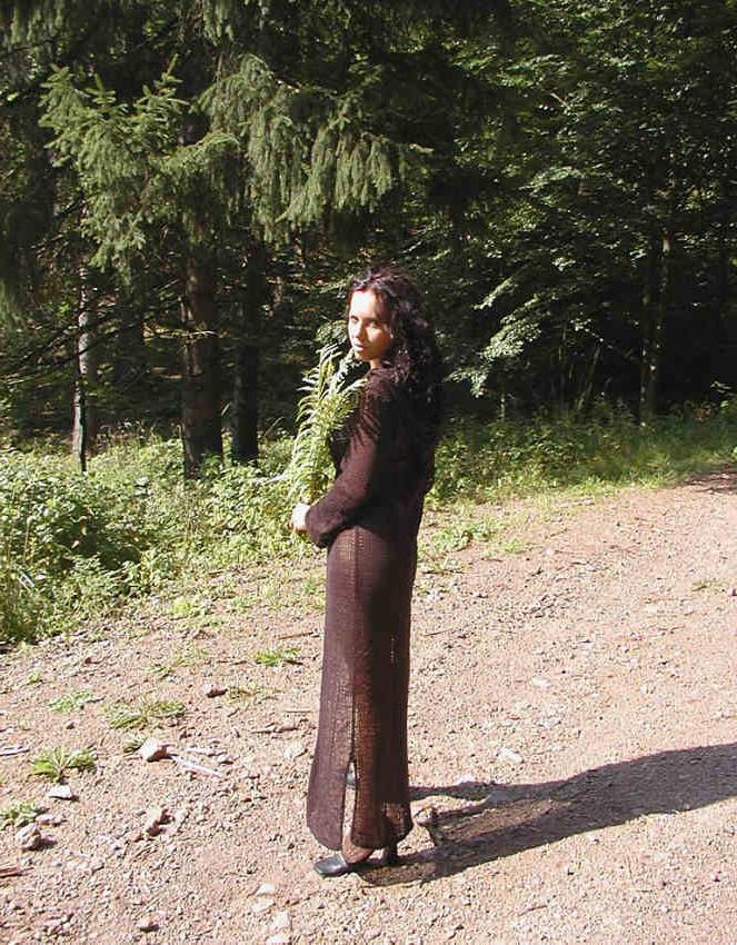 20P Sexy curly brunet stripping outdoor