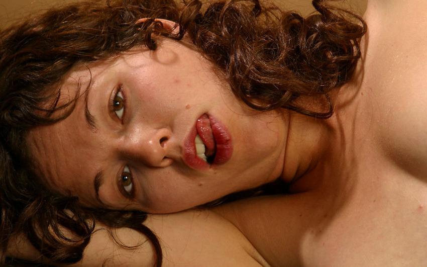 20P Lonely curly teen spreads hairy pit