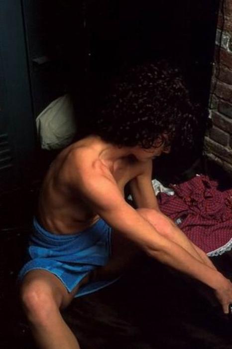 20P Angelic curly naked in dressingroom