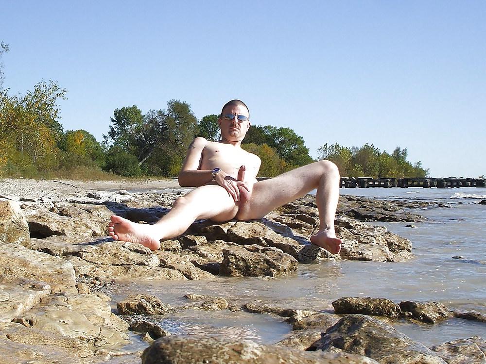 8P LAKEFRONT NUDITY!