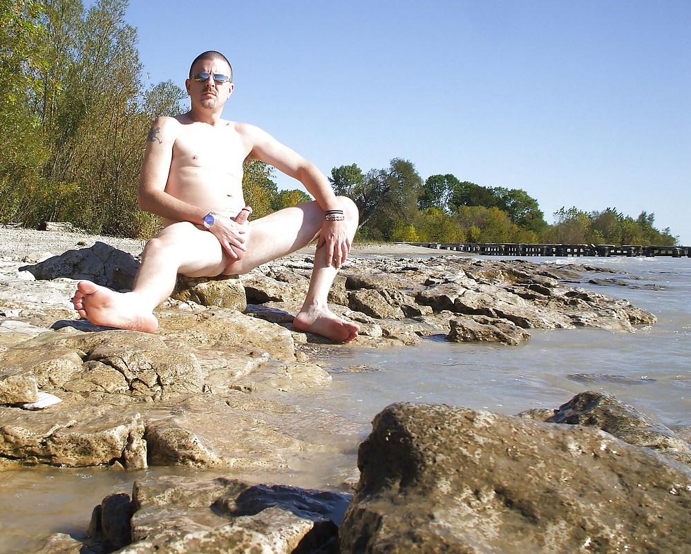 8P LAKEFRONT NUDITY!