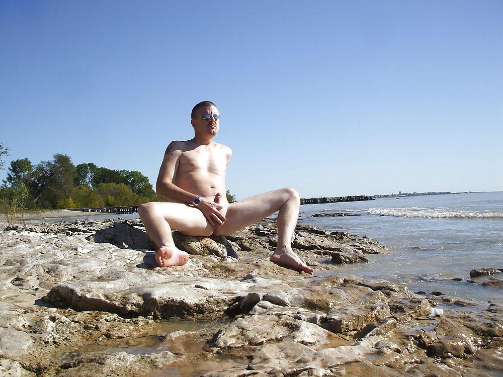 8P LAKEFRONT NUDITY!