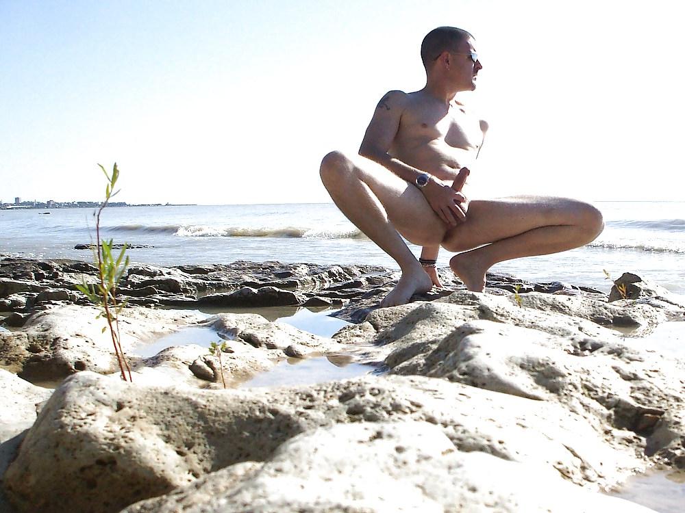 8P LAKEFRONT NUDITY!