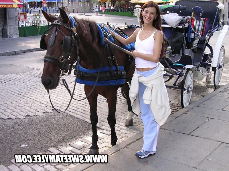 14P Long-haired cutie Sweet Amylee flashing her tits in public