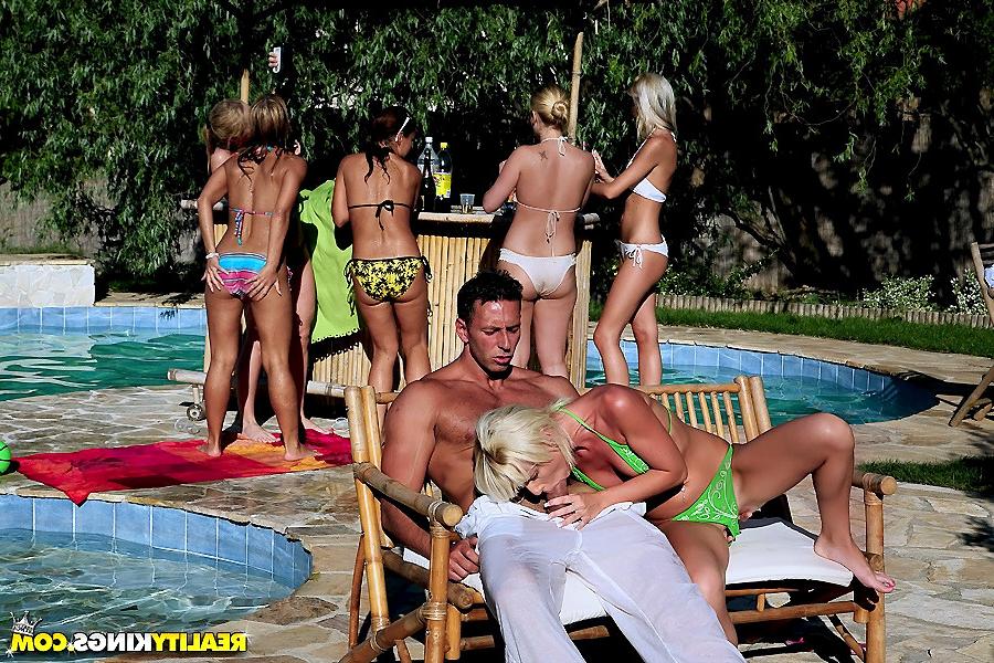 6P Amazing bikini babes get wet and horny in this full on group sex pool party vide