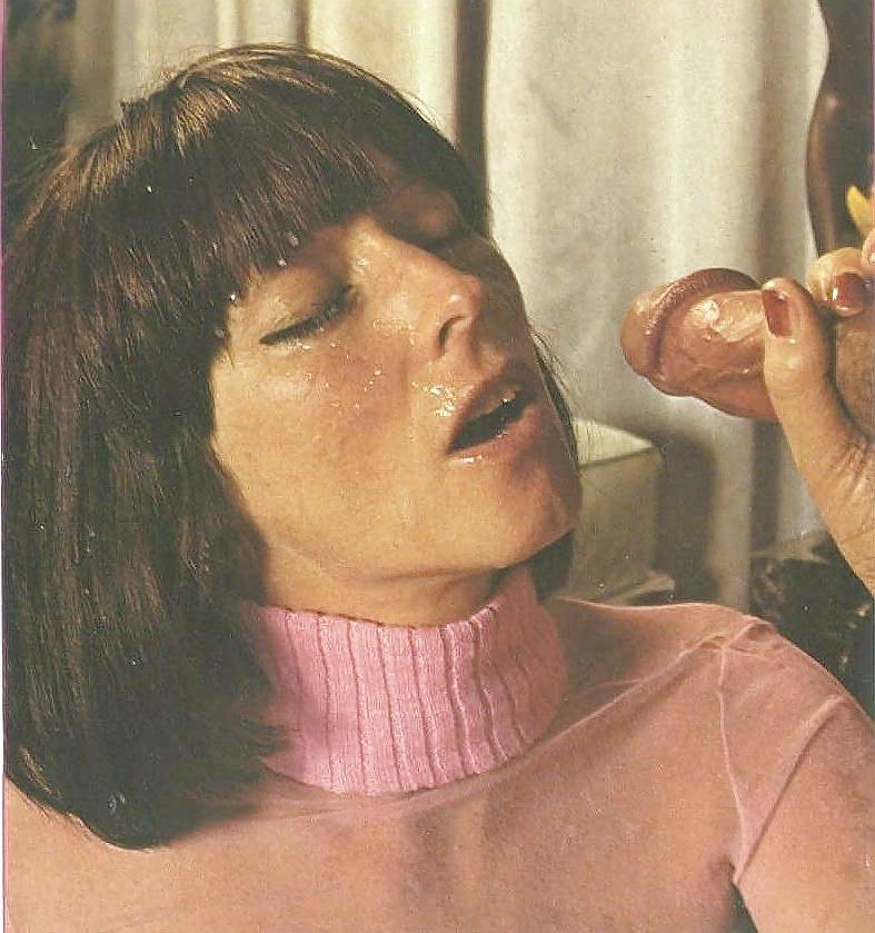 15P Hairy Fantasy Girls 04 PHOTO SHOOT AT HER OWN HOME