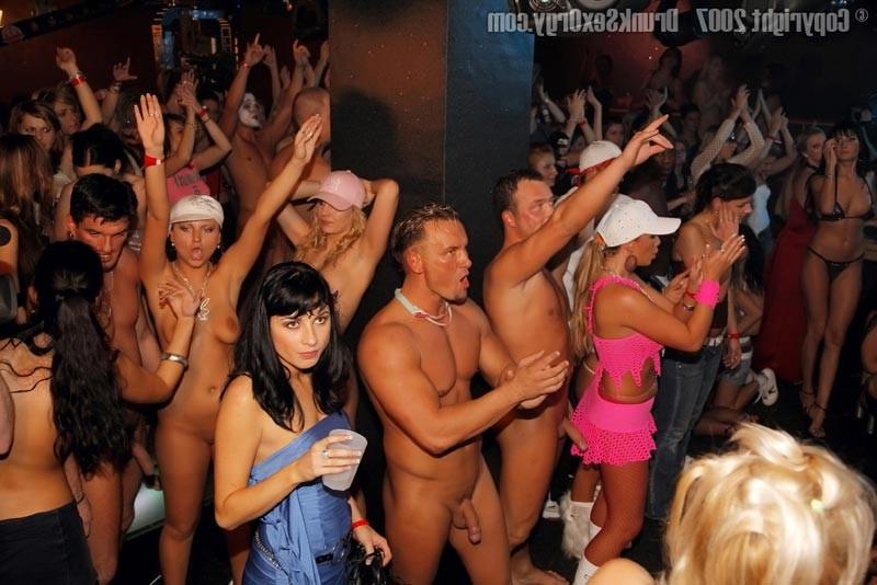 15P Hot bissexual girls on fishnet stockings orgy sex party