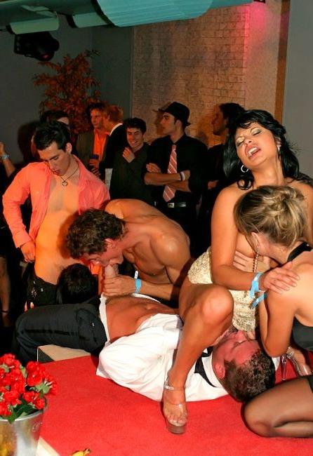 16P no holes barred at this wild bisexual party