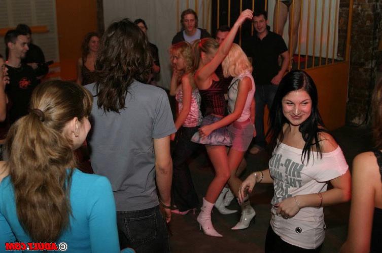 19P Bisexual ladies take a part in wild hardcore orgy