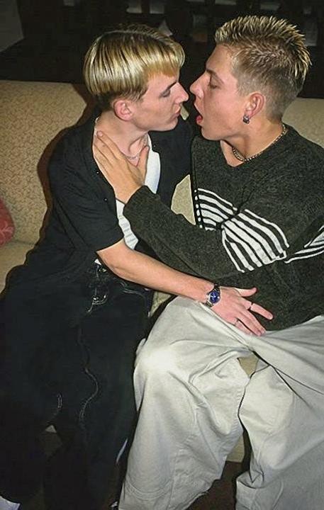 20P Fair haired twinks enjoy sucking and riding and shooting gusto