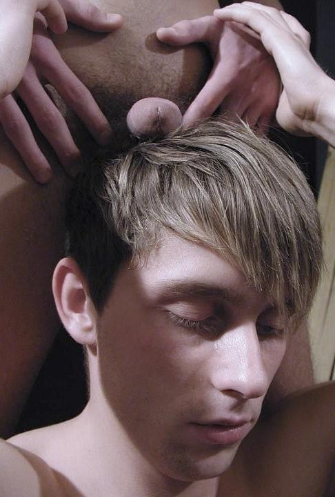 20P Two fair haired uncut twinks enjoying their first foreplay fun