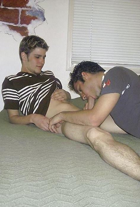 20P Blond haired dude and italian twink suck and screw