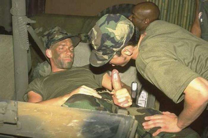 18P Dirty commandos having oral fun on a halt after hard service