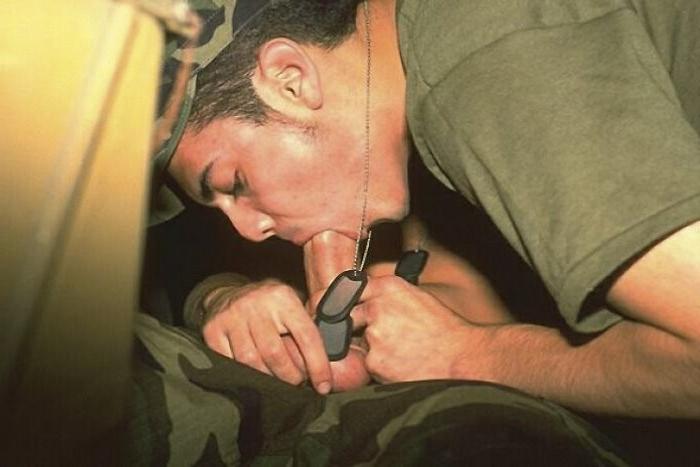 18P Dirty commandos having oral fun on a halt after hard service