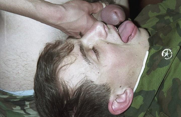 20P Military rookies rimming and mutual sucking in an army office